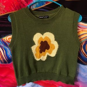 SHEIN Green flower top
